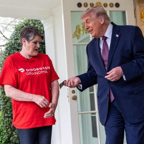 The Doordash Grandma (SHARON) token icon